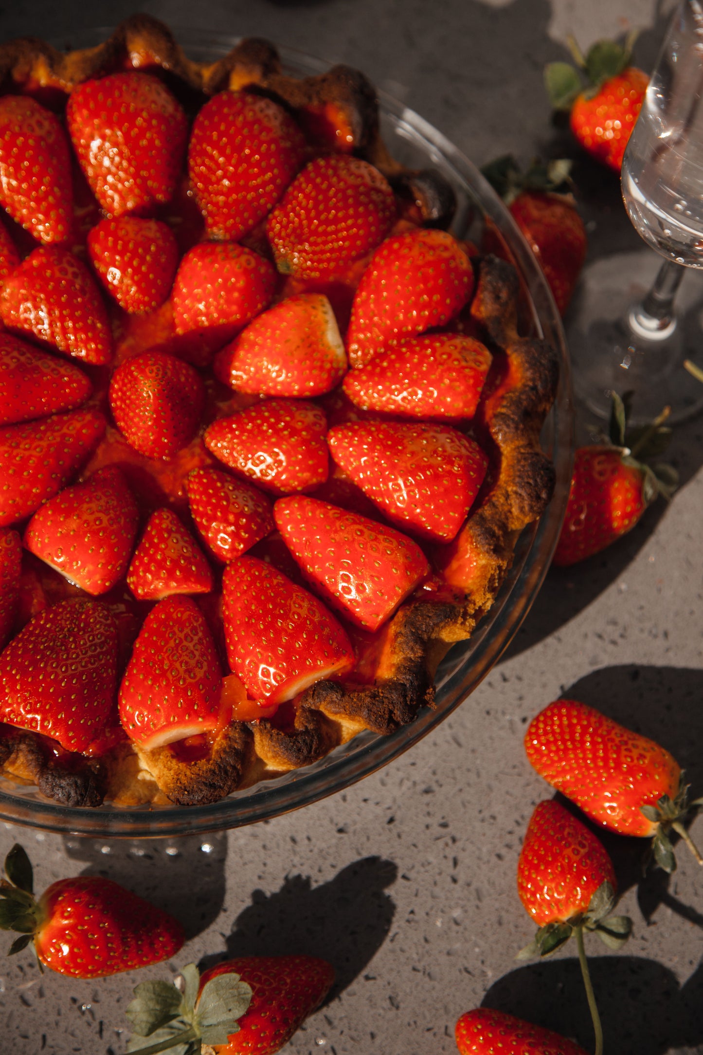 Strawberry topped - Fresh Cut